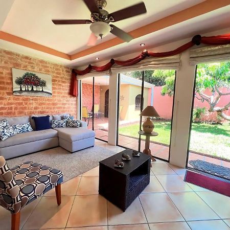 Beautiful Home W/ Backyard, Ac - Close To Airport Brasil Eksteriør billede