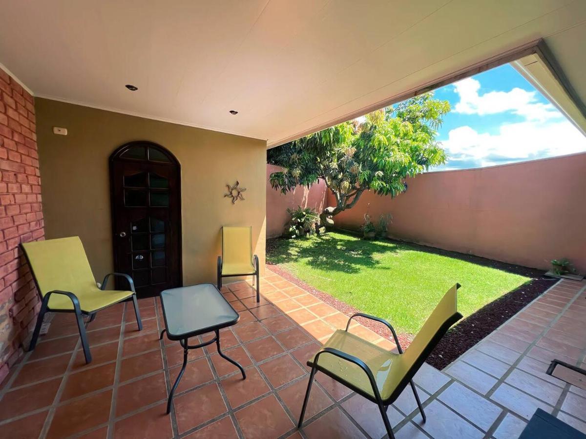 Beautiful Home W/ Backyard, Ac - Close To Airport Brasil Eksteriør billede